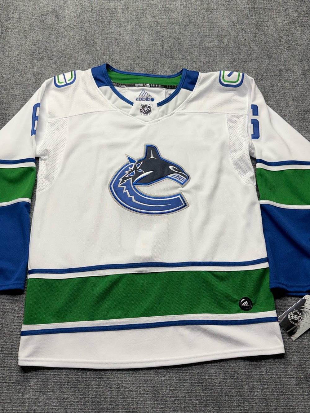 Adidas Canucks Jersey Mens White NHL 6 Brock Boeser Fight Strap Away NWT